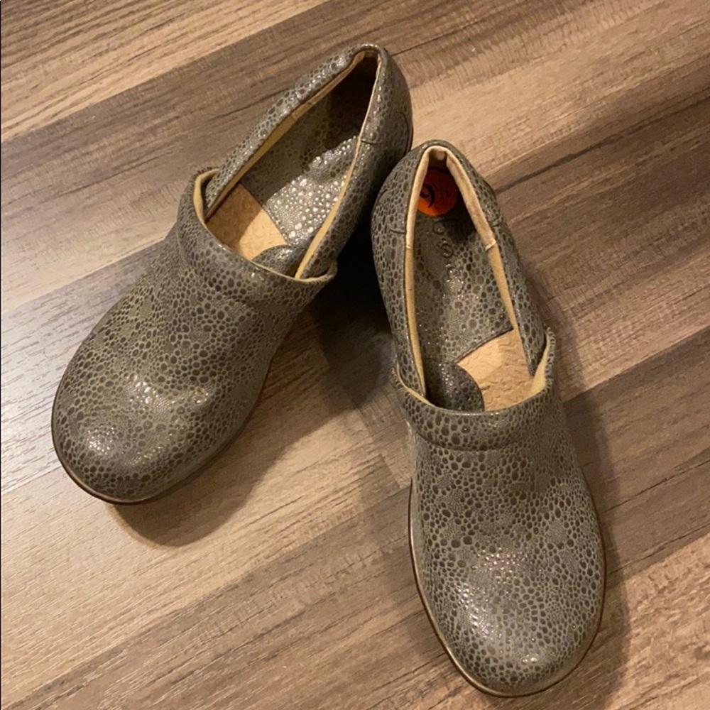 Born Concept B.O.C Gray Professional Slip-On-Clogs